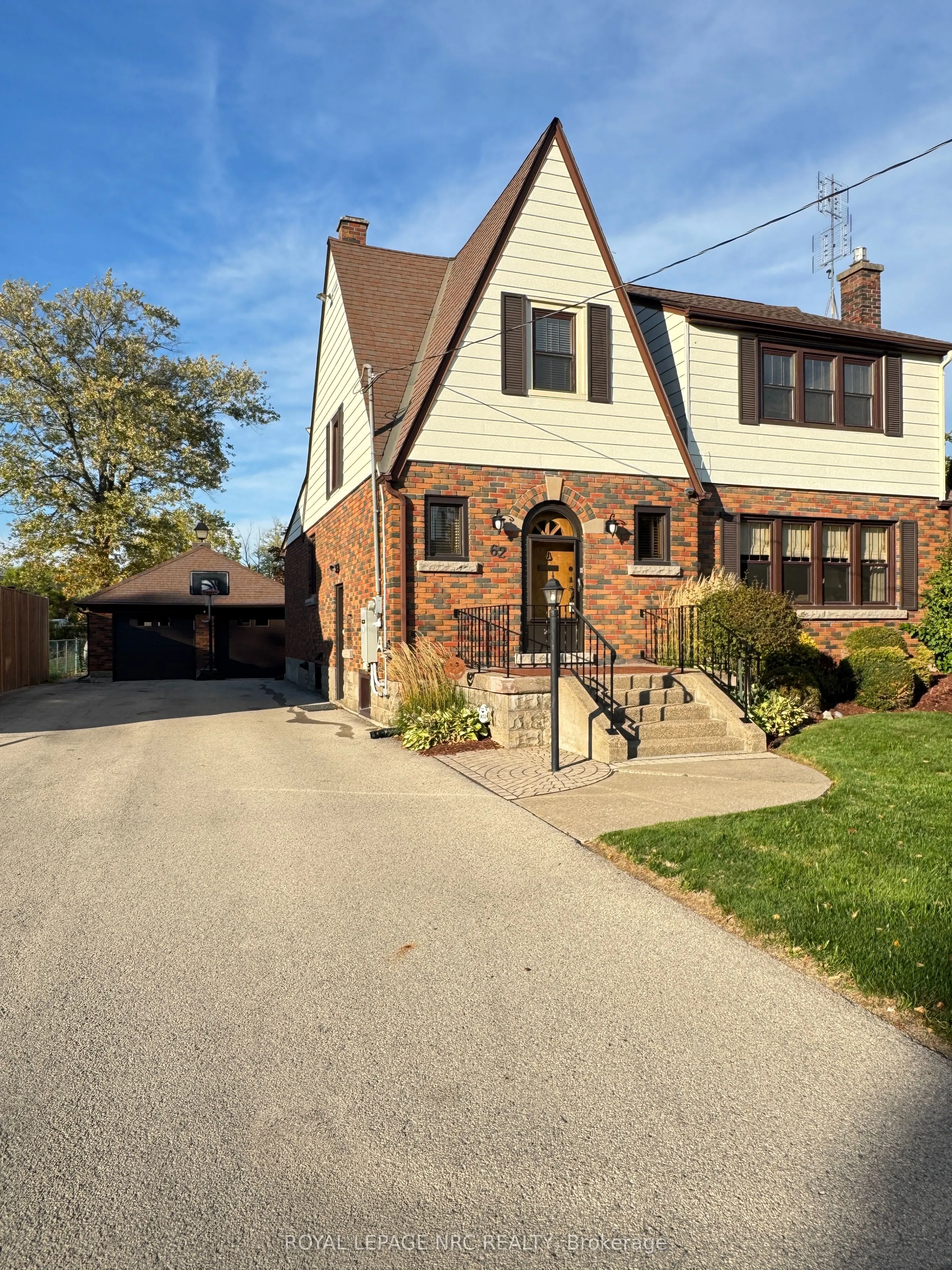 62 Pine Street