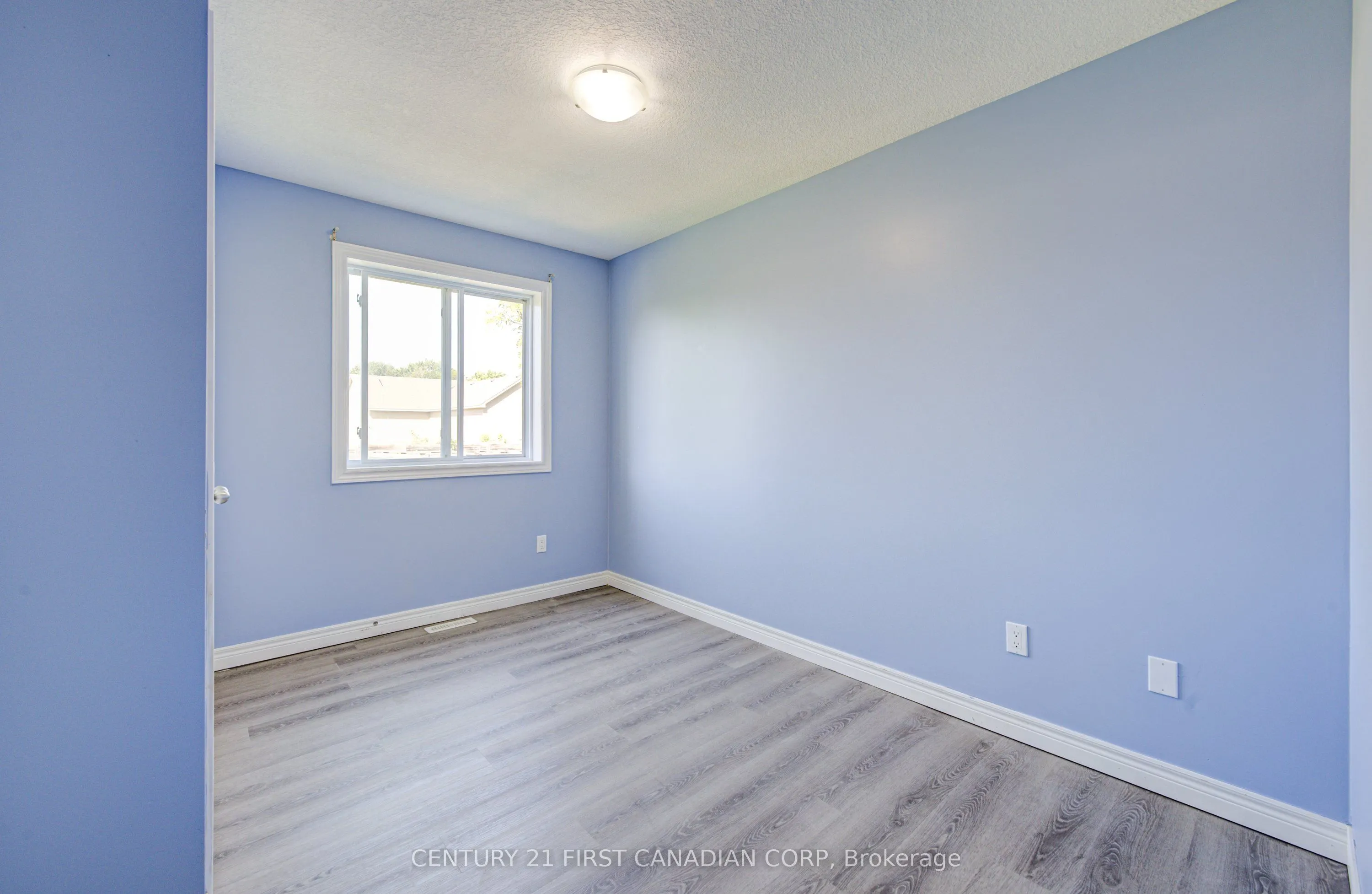 212 Ewart Street SW