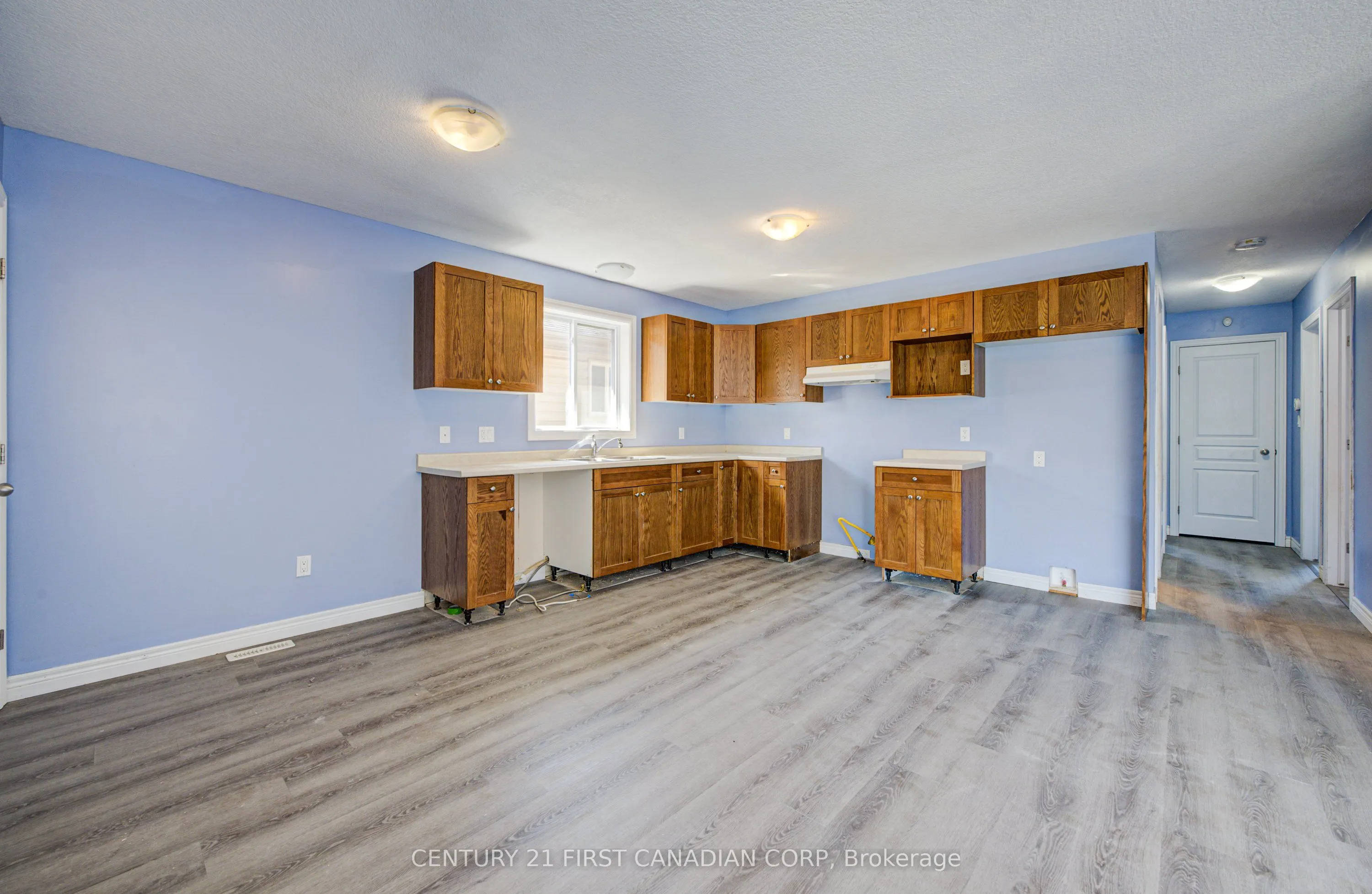 212 Ewart Street SW