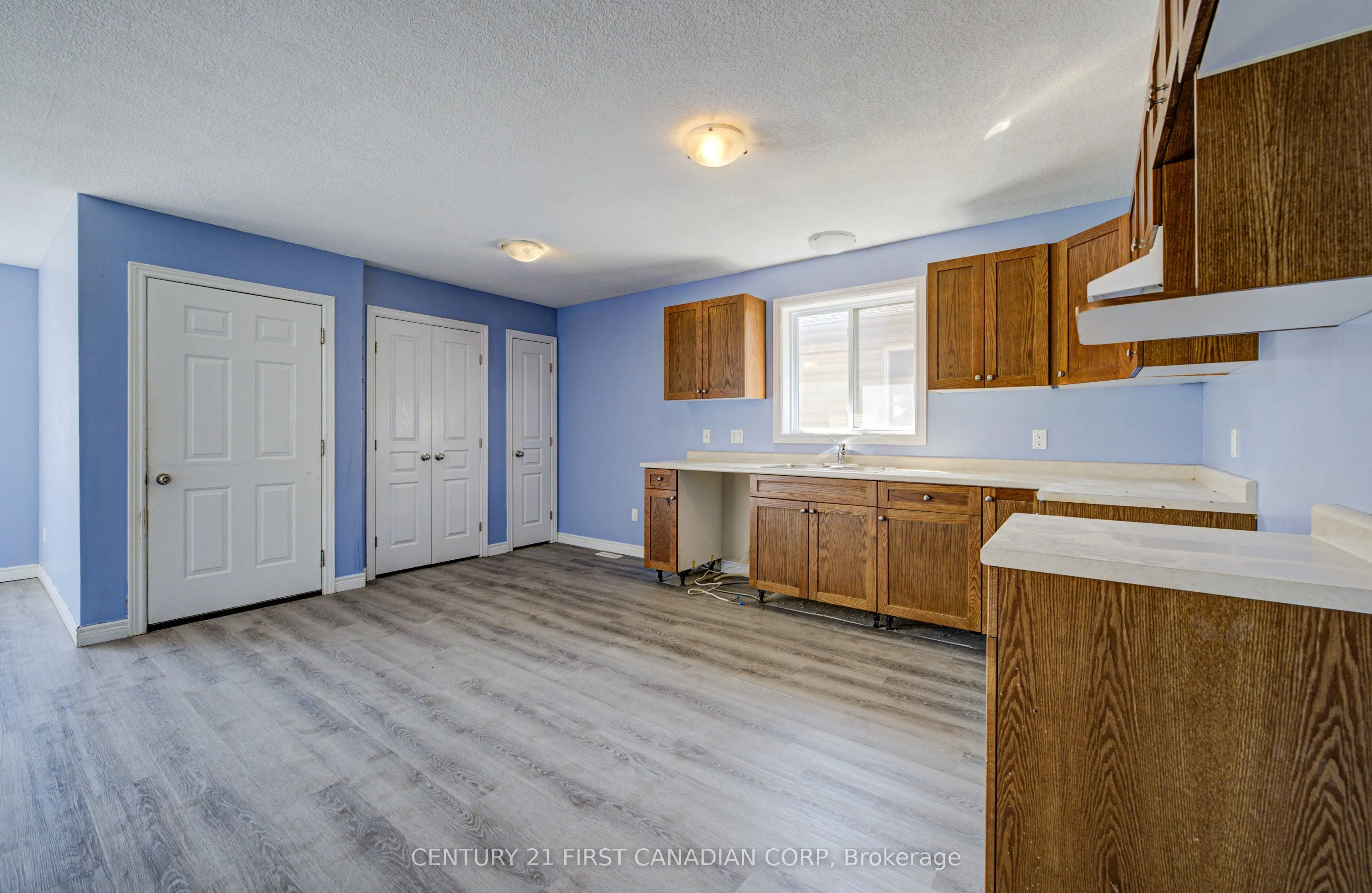 212 Ewart Street SW