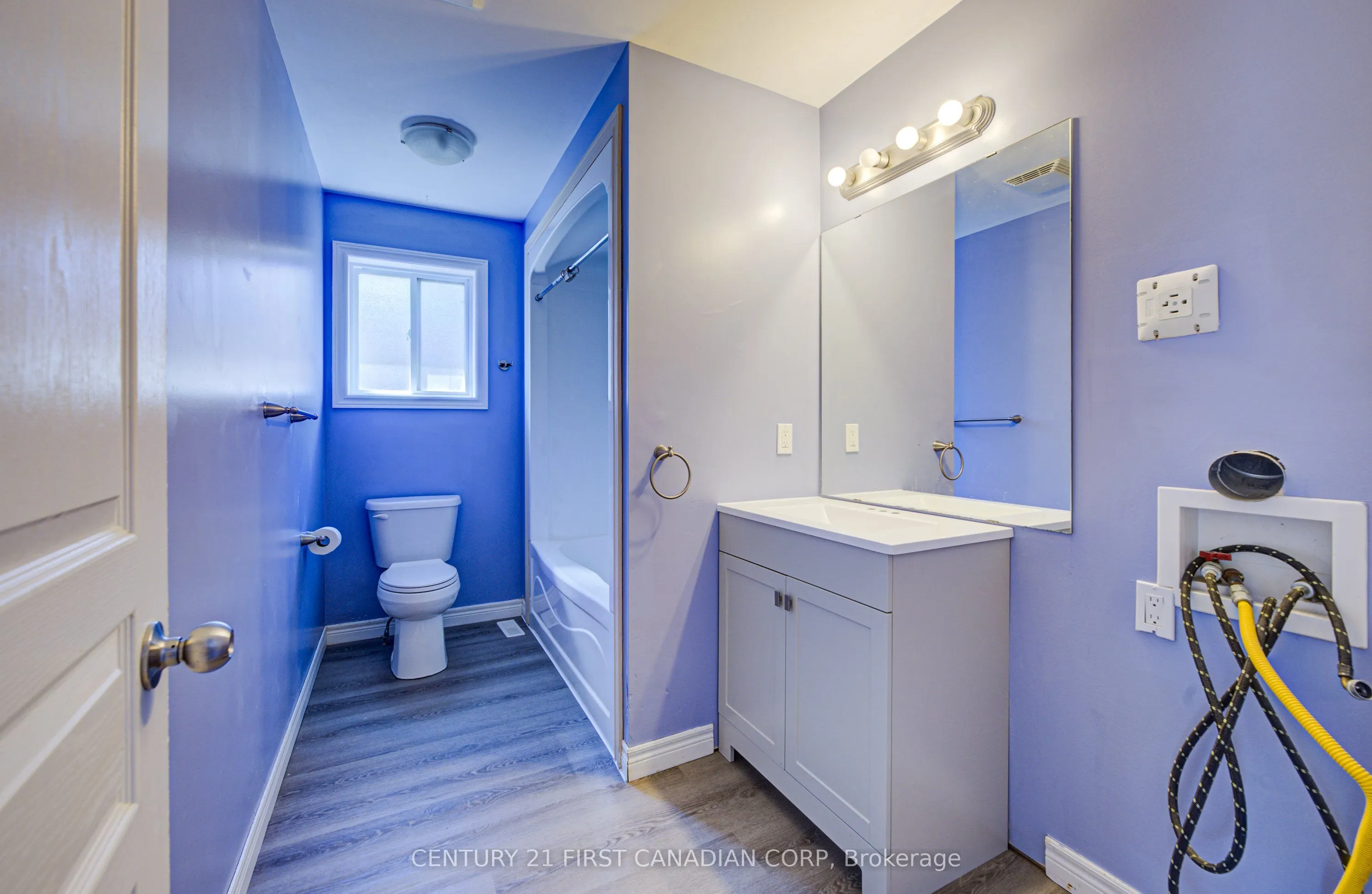 212 Ewart Street SW