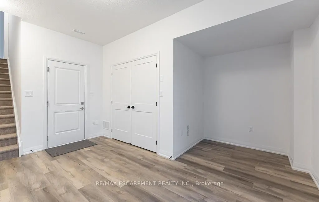 120 Court Drive, #5
