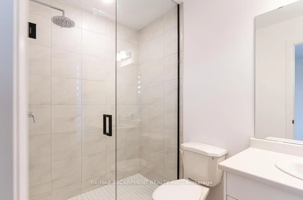 120 Court Drive, #5