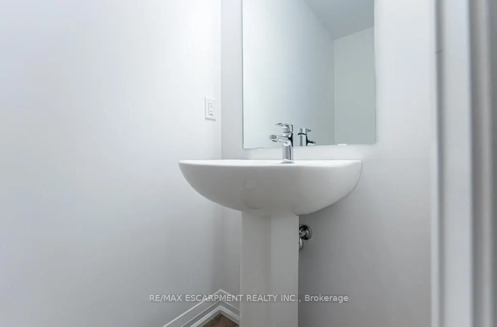 120 Court Drive, #5
