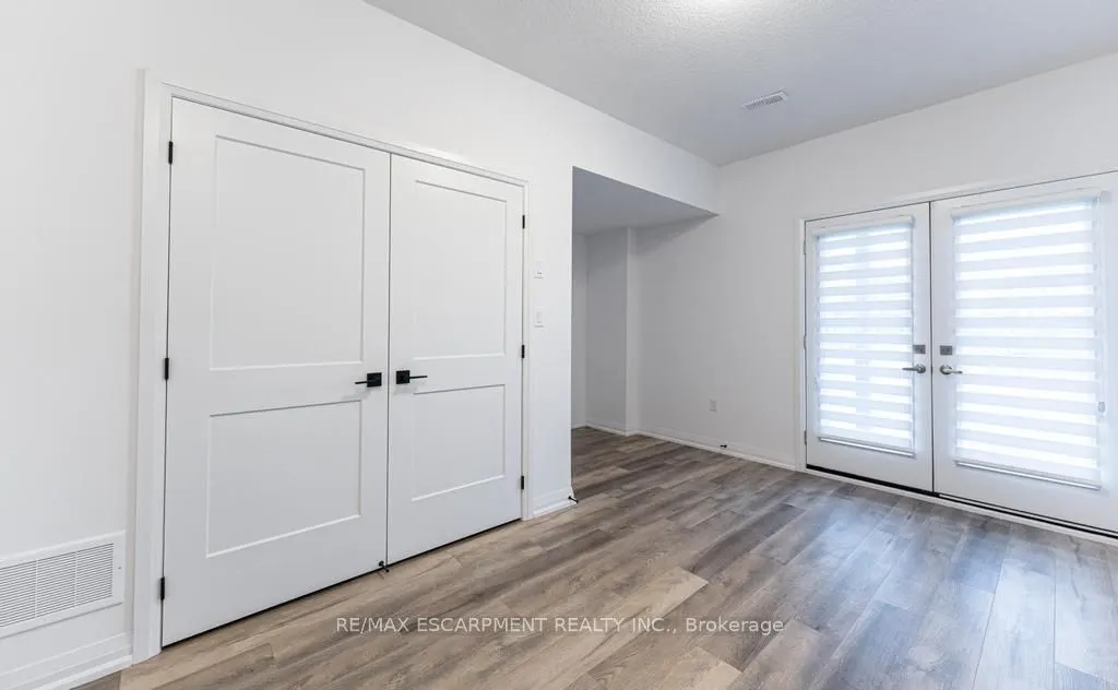 120 Court Drive, #5