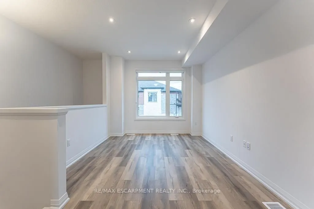 120 Court Drive, #5