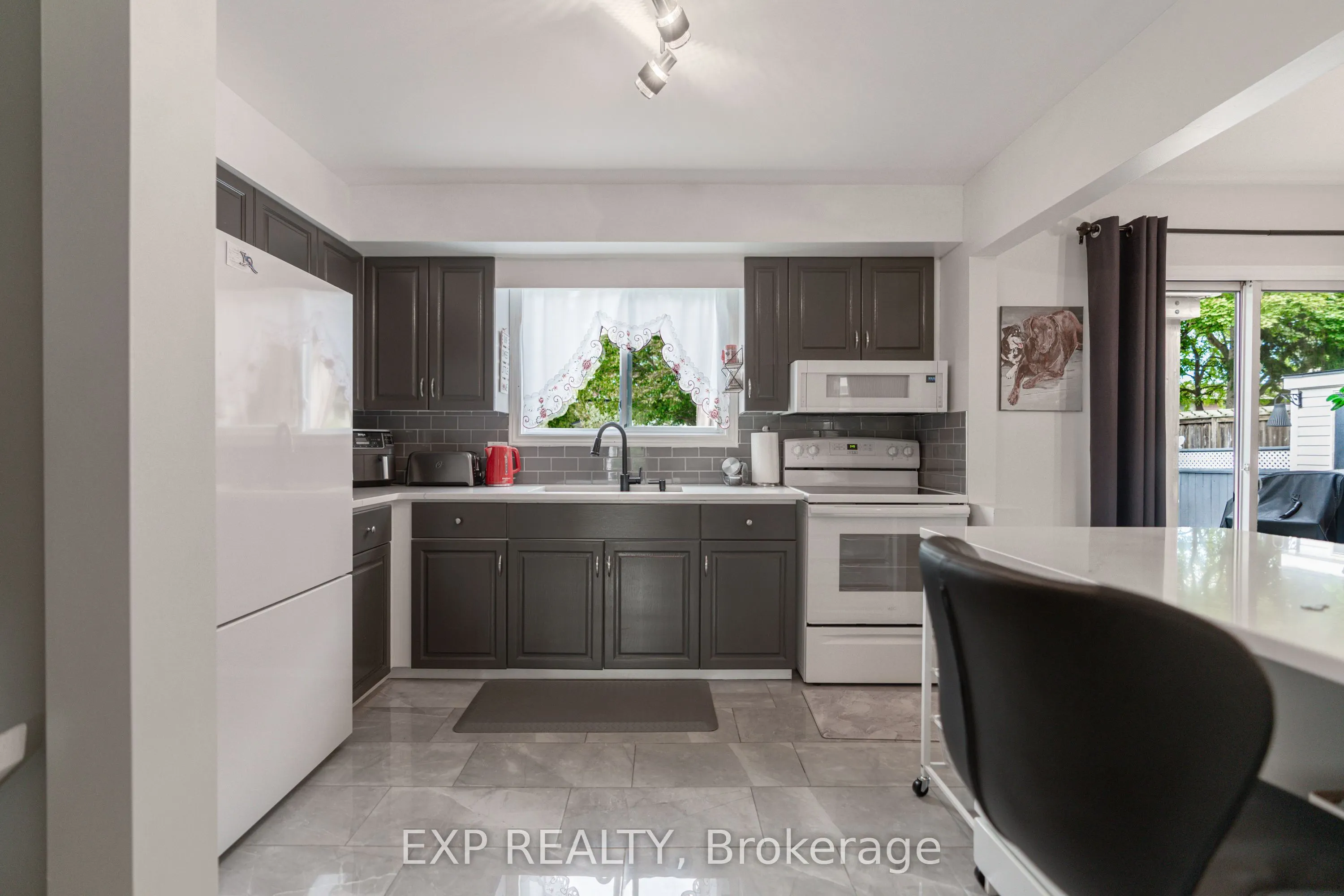 7141 Rosseau Place