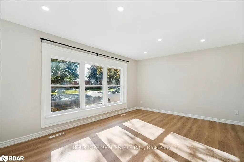 10 Sycamore Street, #Main