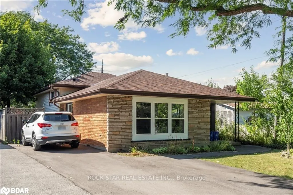 10 Sycamore Street, #Main