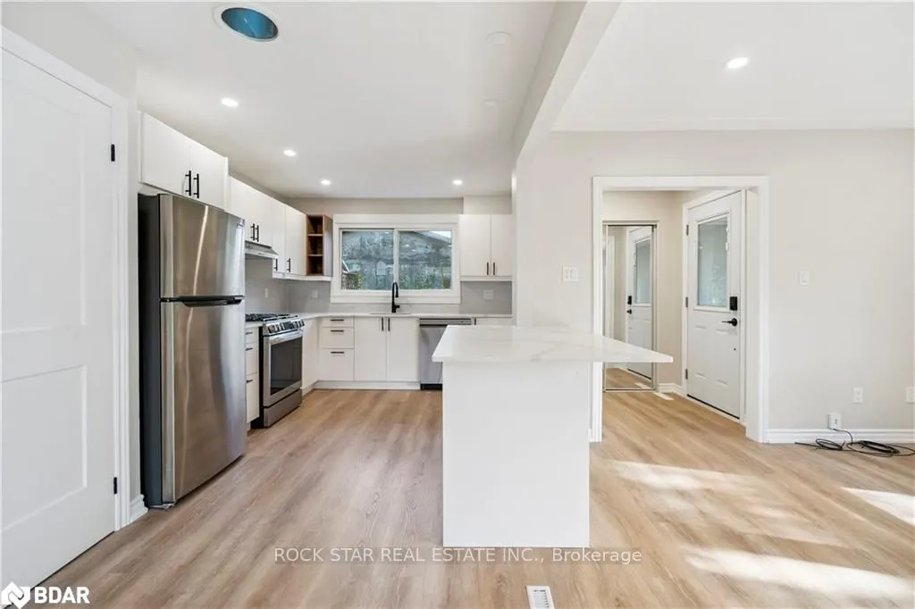 10 Sycamore Street, #Main