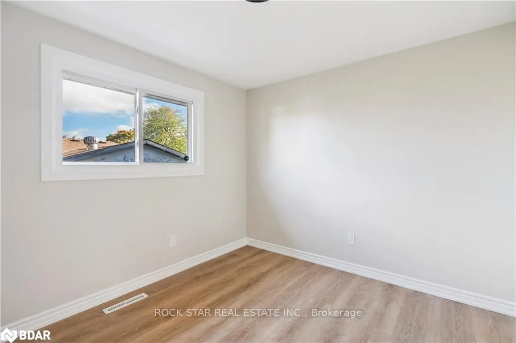 10 Sycamore Street, #Main