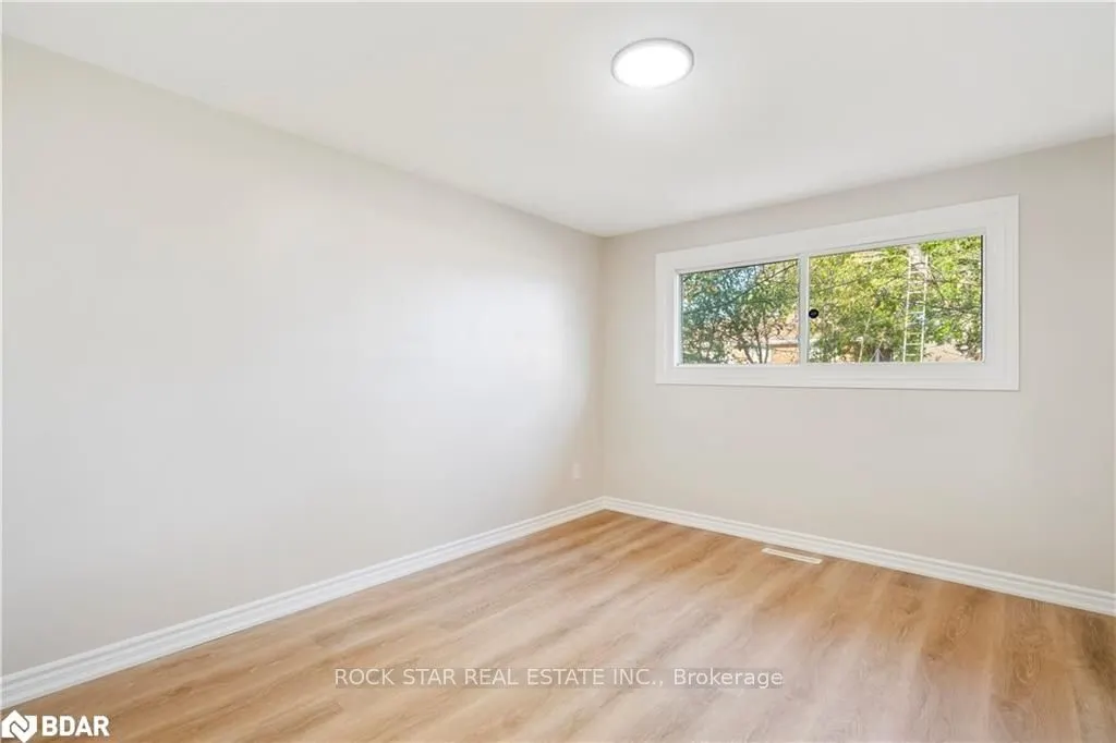 10 Sycamore Street, #Main