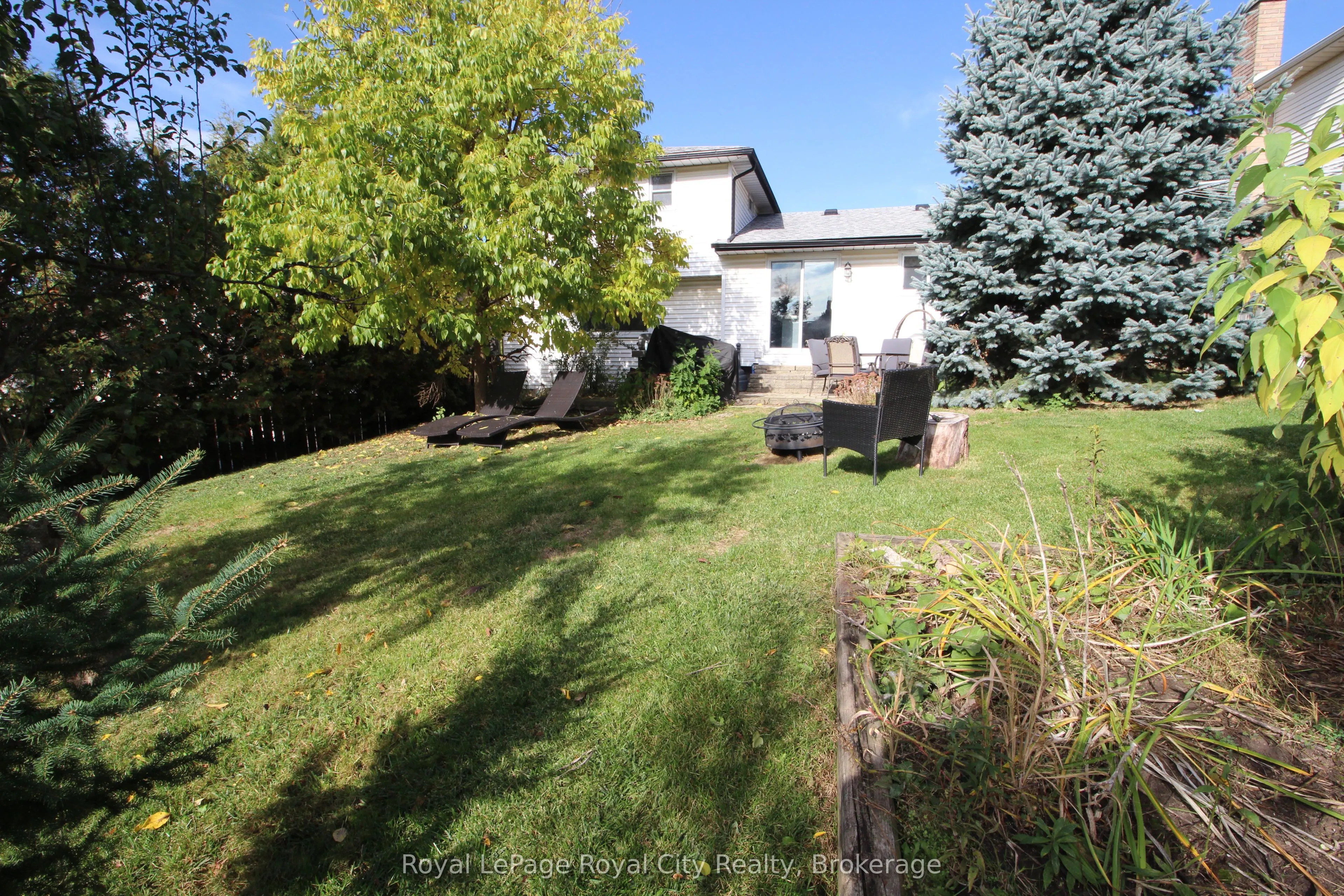 40 Shoemaker Crescent
