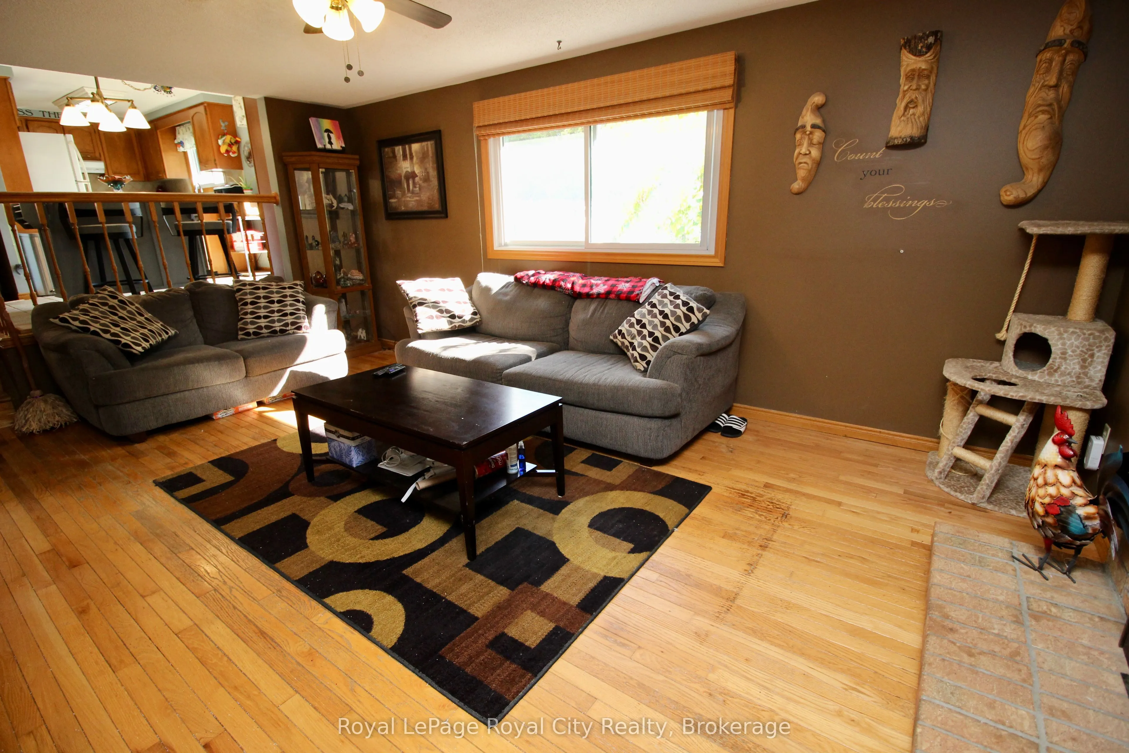 40 Shoemaker Crescent