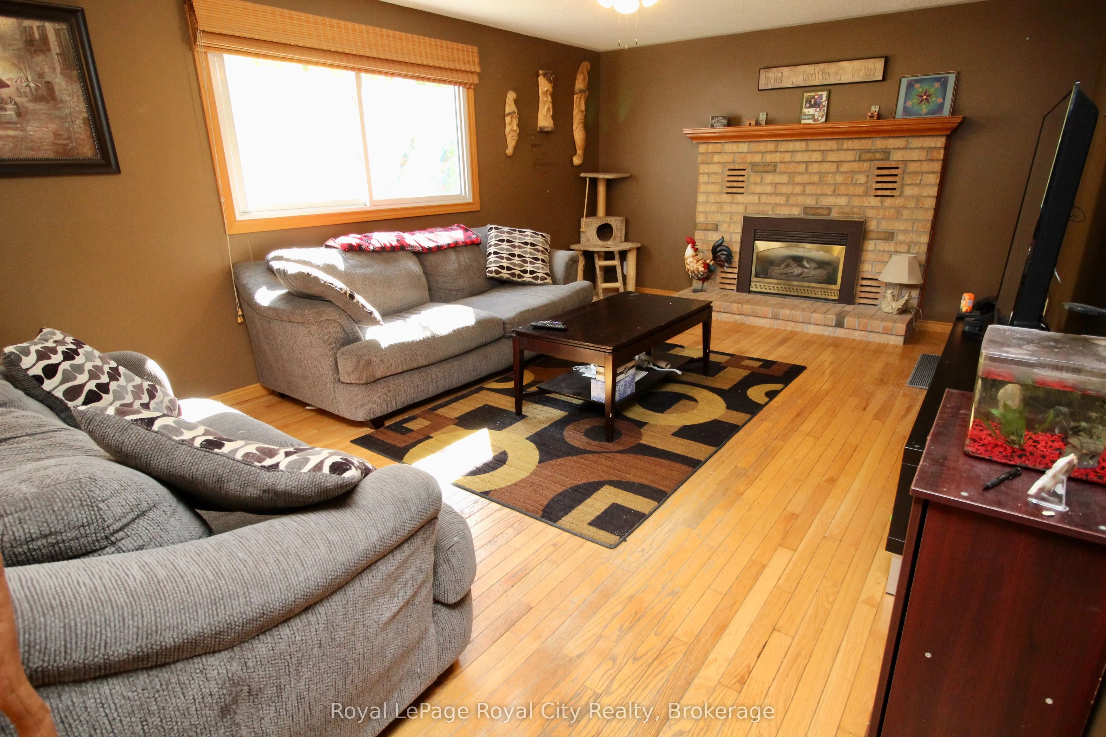 40 Shoemaker Crescent