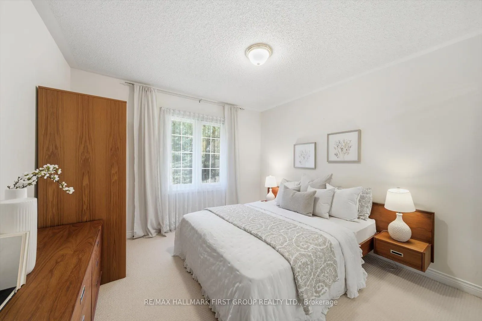 4 Sunrise Court