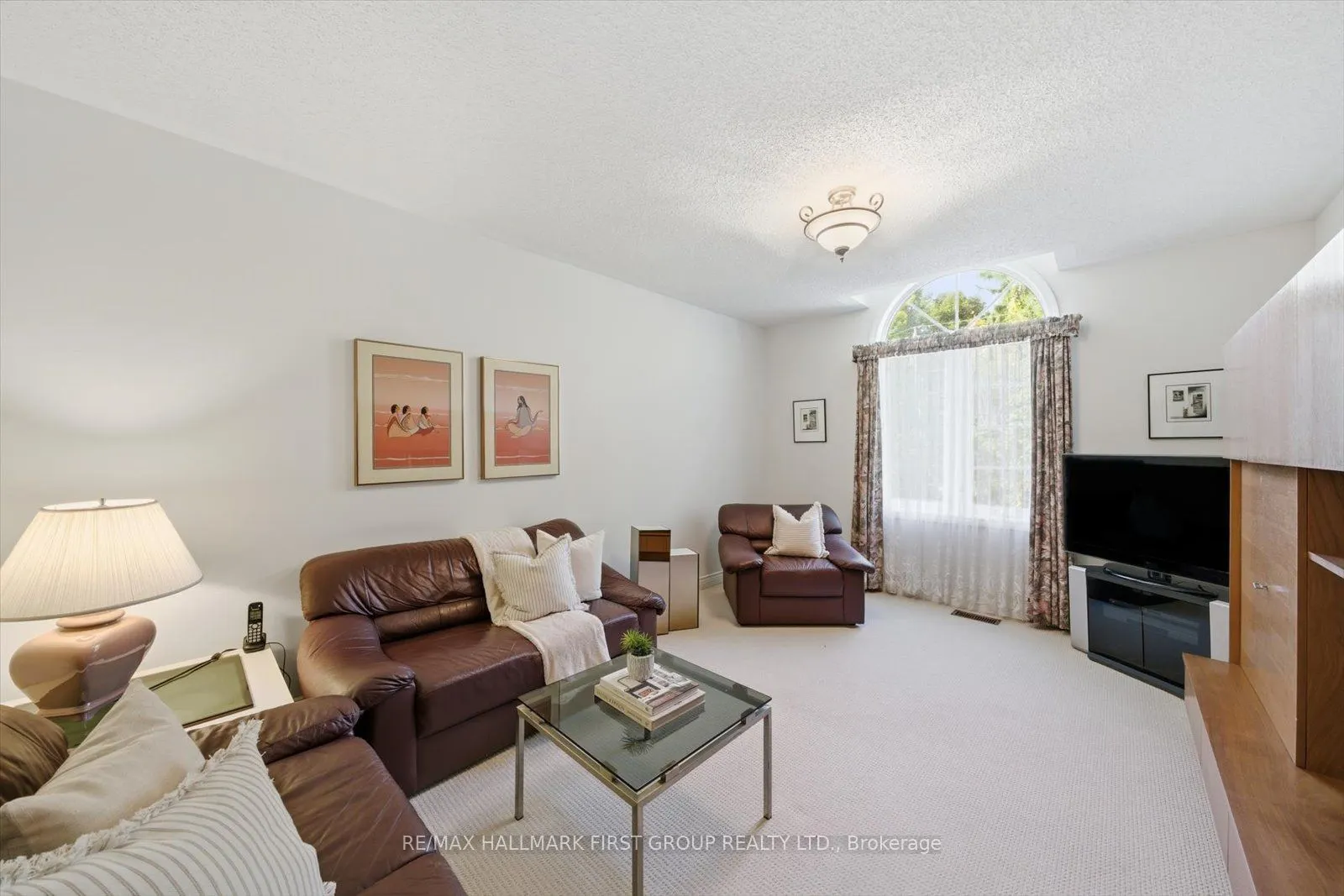 4 Sunrise Court