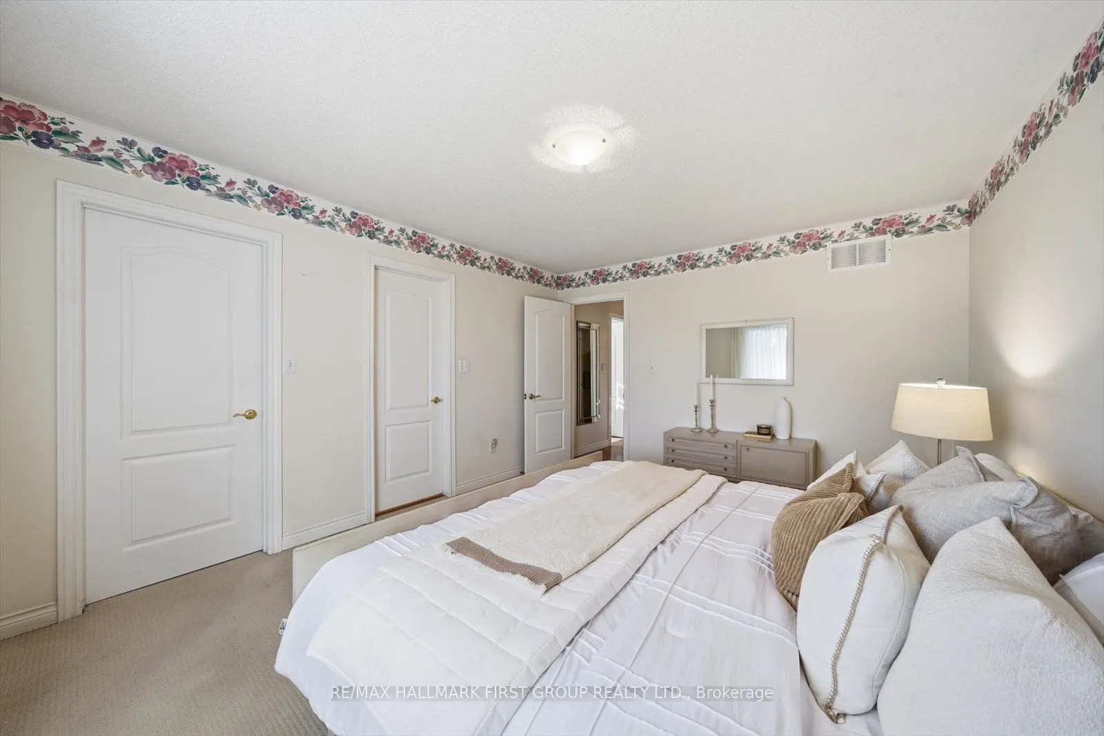 4 Sunrise Court