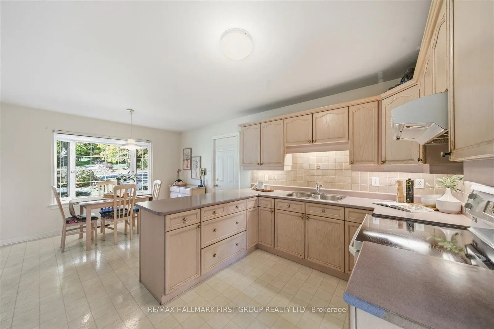 4 Sunrise Court