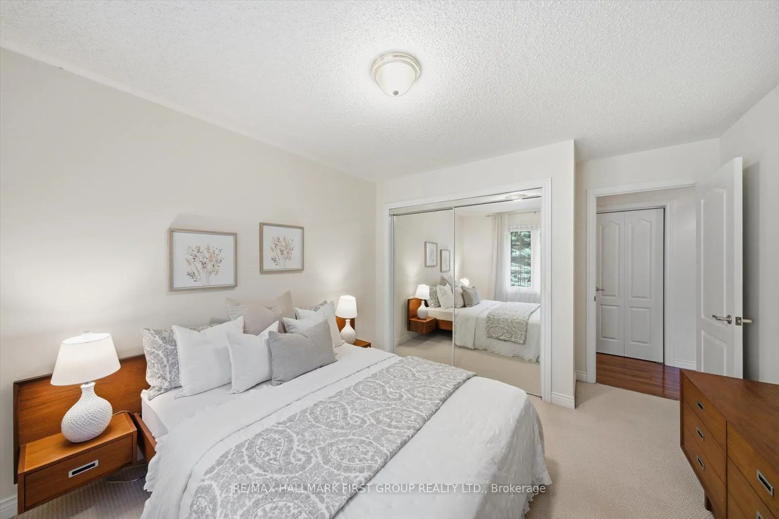 4 Sunrise Court