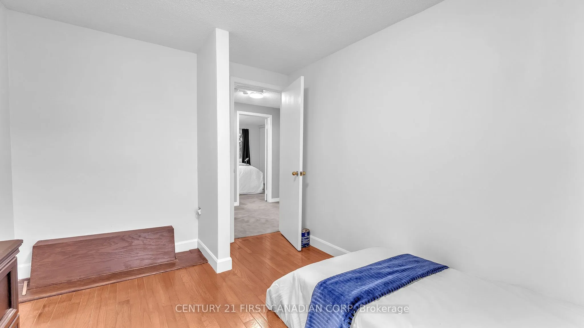 300 Sandringham Crescent, #22