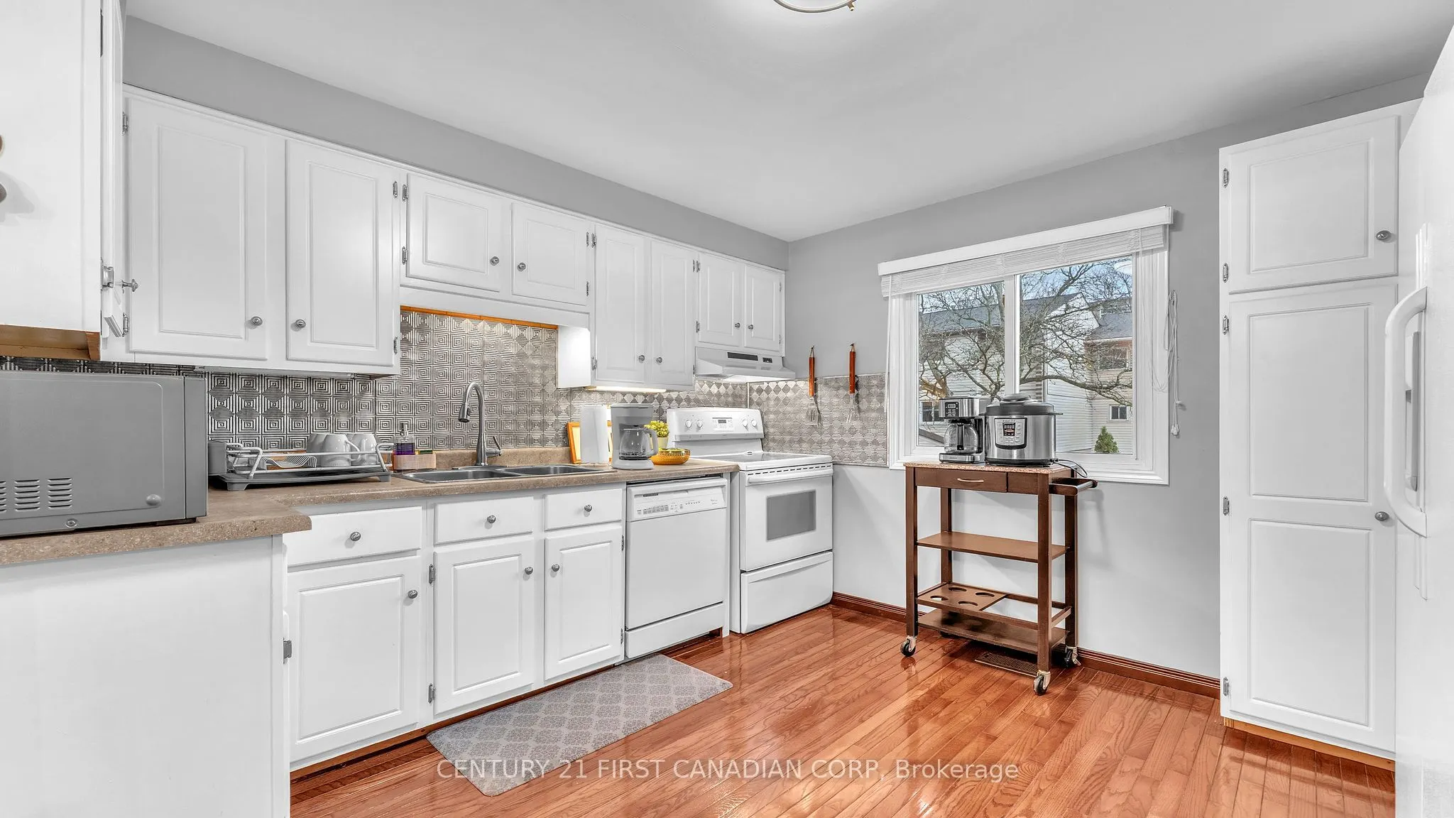 300 Sandringham Crescent, #22
