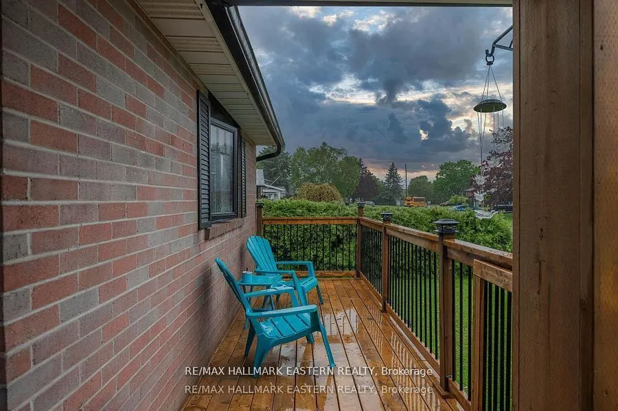 97 Peacock Boulevard