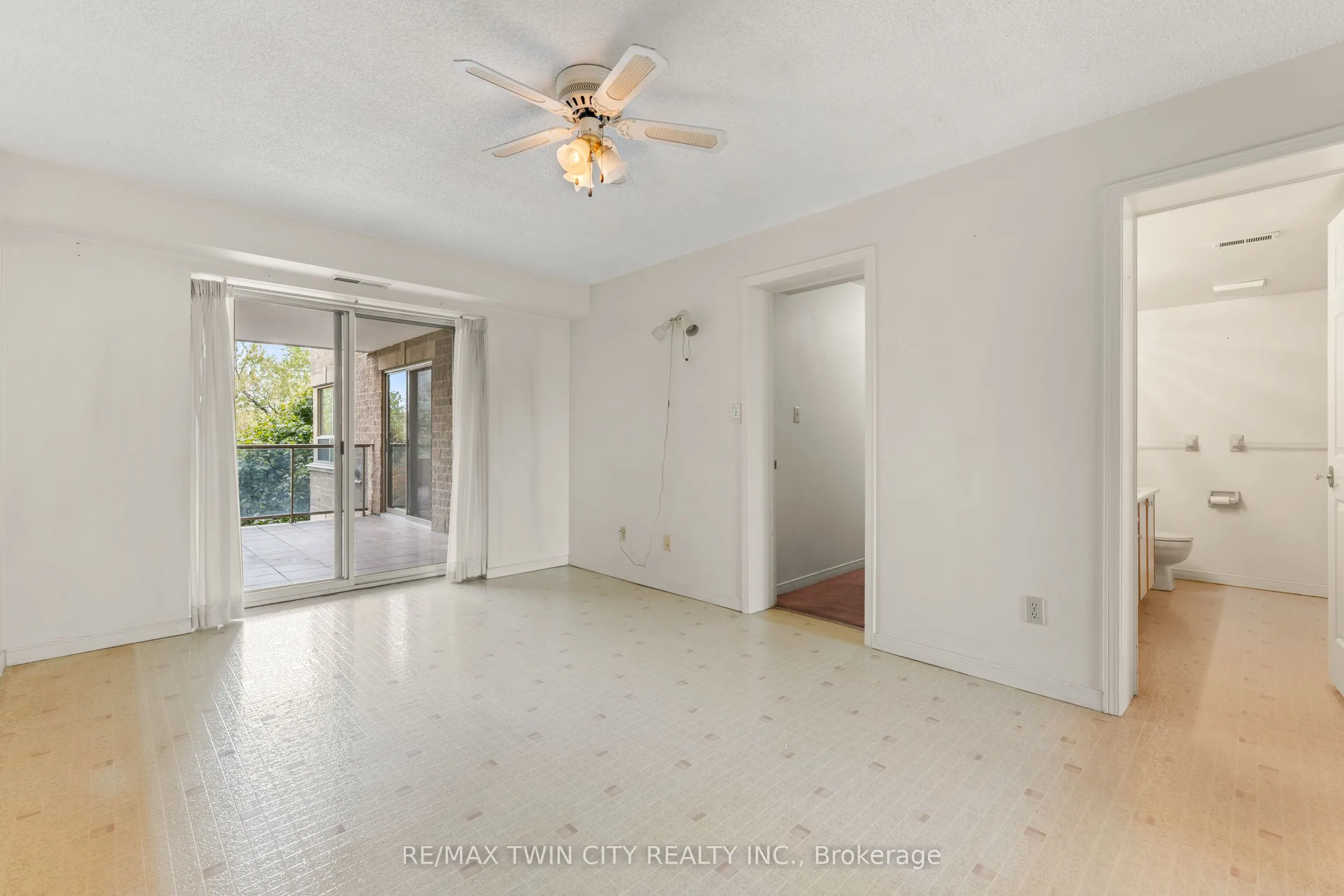 281 Bristol Street, #404