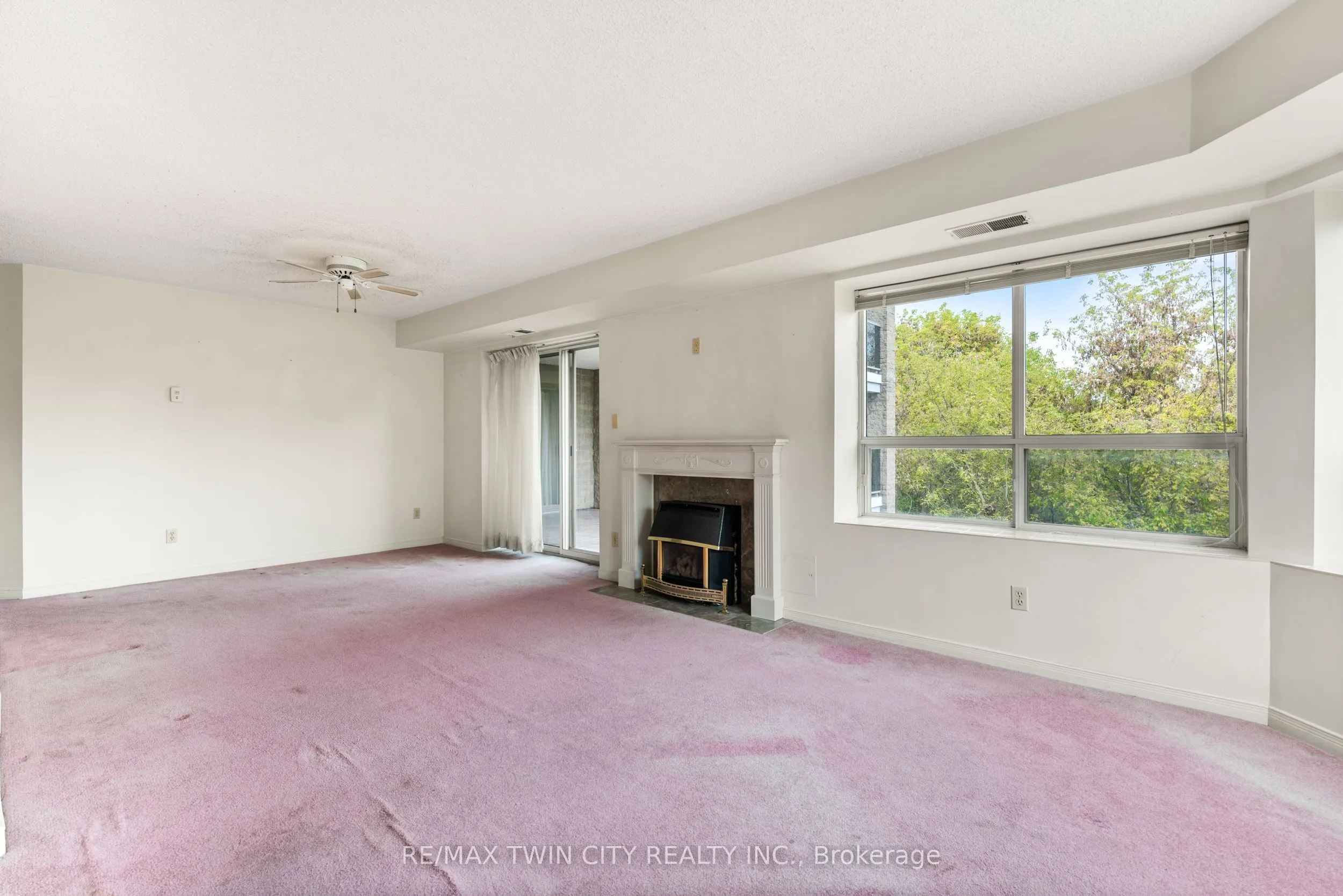 281 Bristol Street, #404