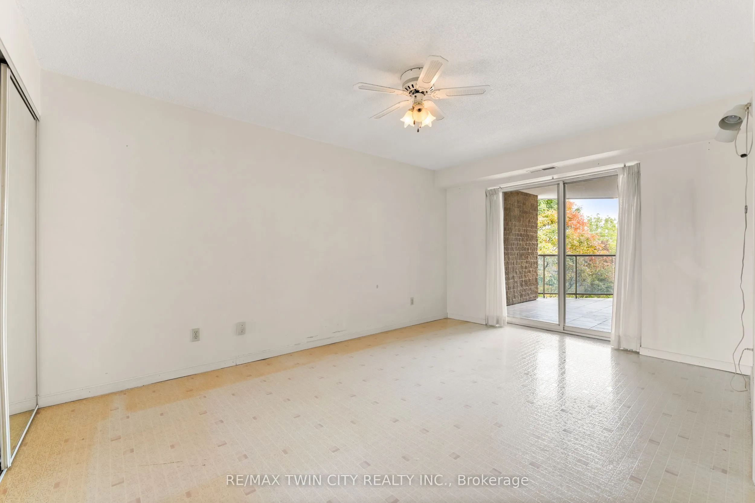 281 Bristol Street, #404