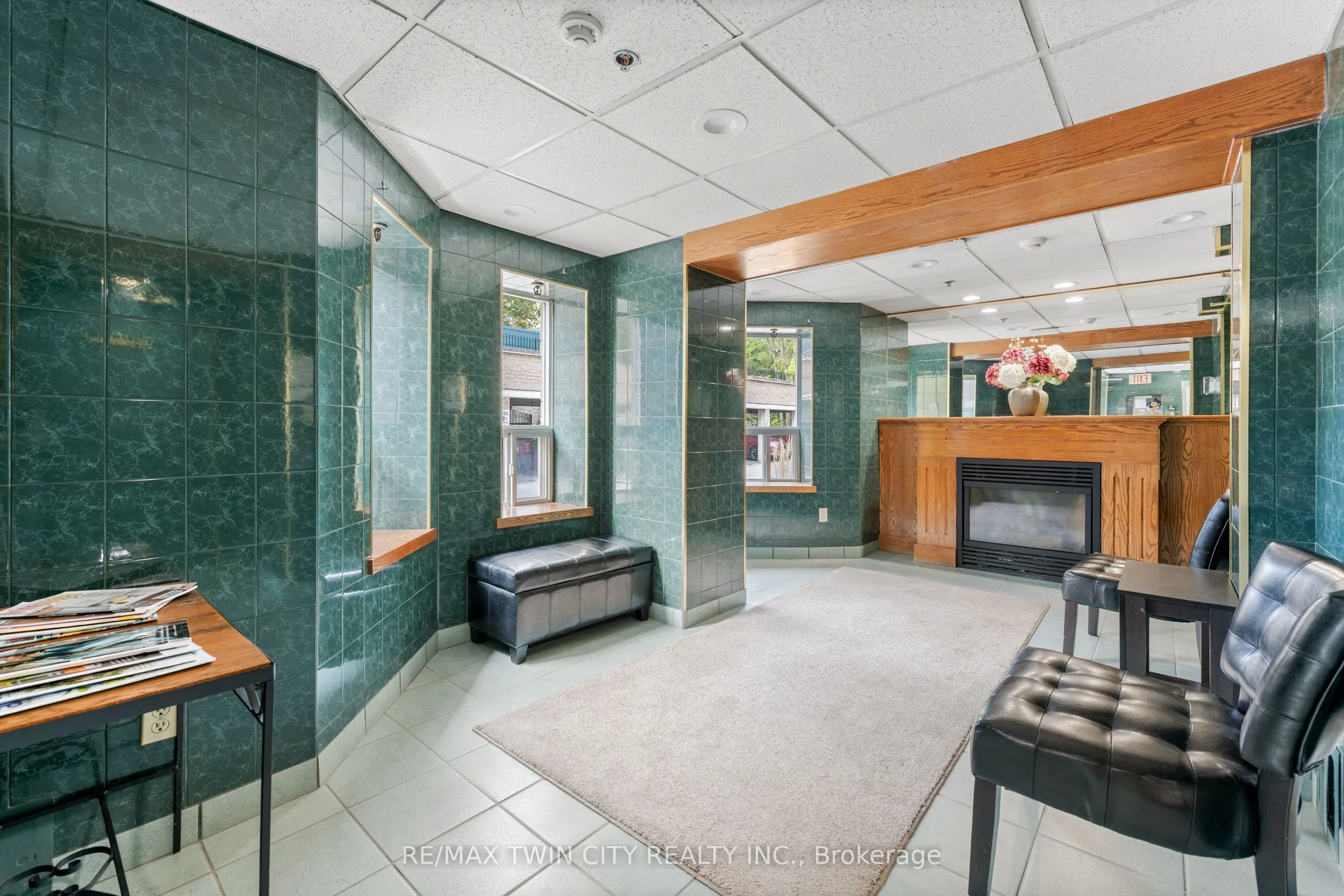 281 Bristol Street, #404