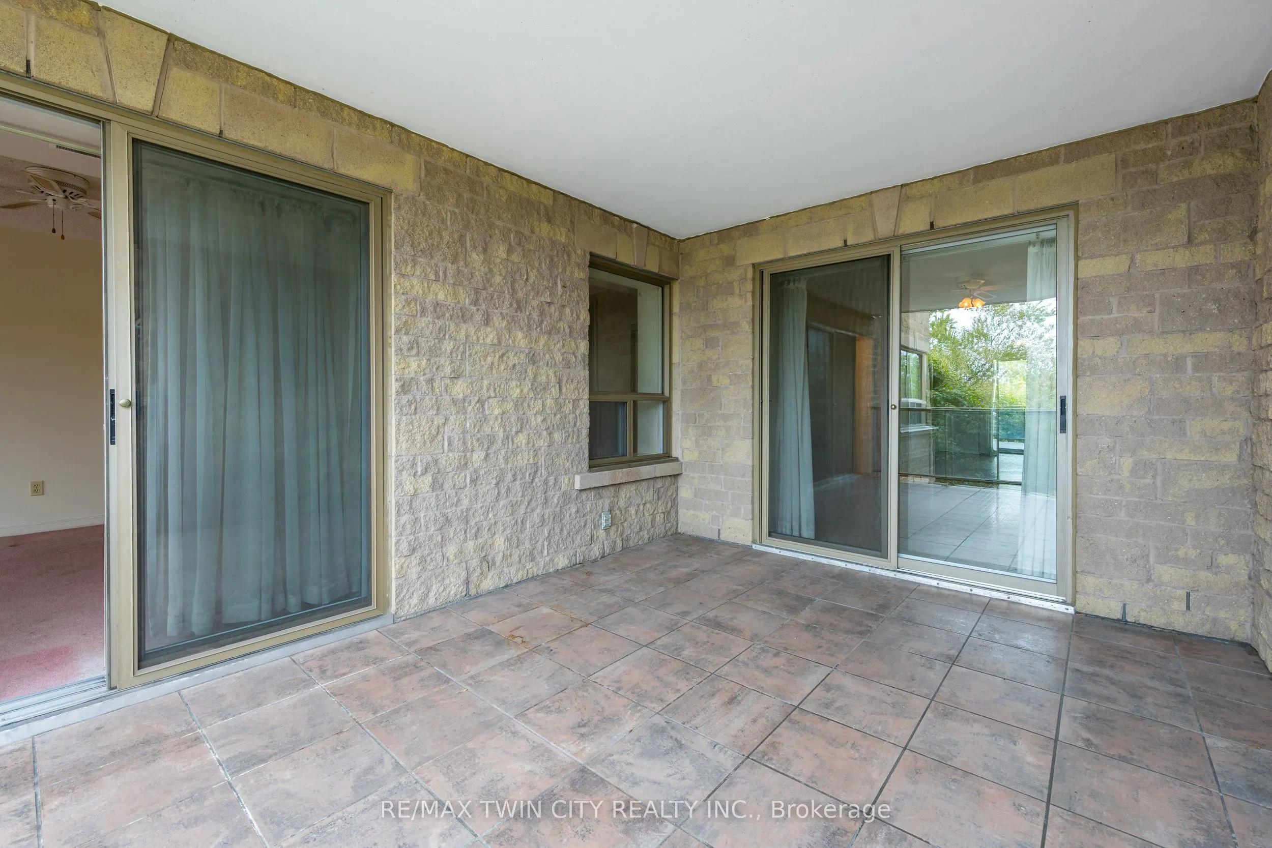 281 Bristol Street, #404