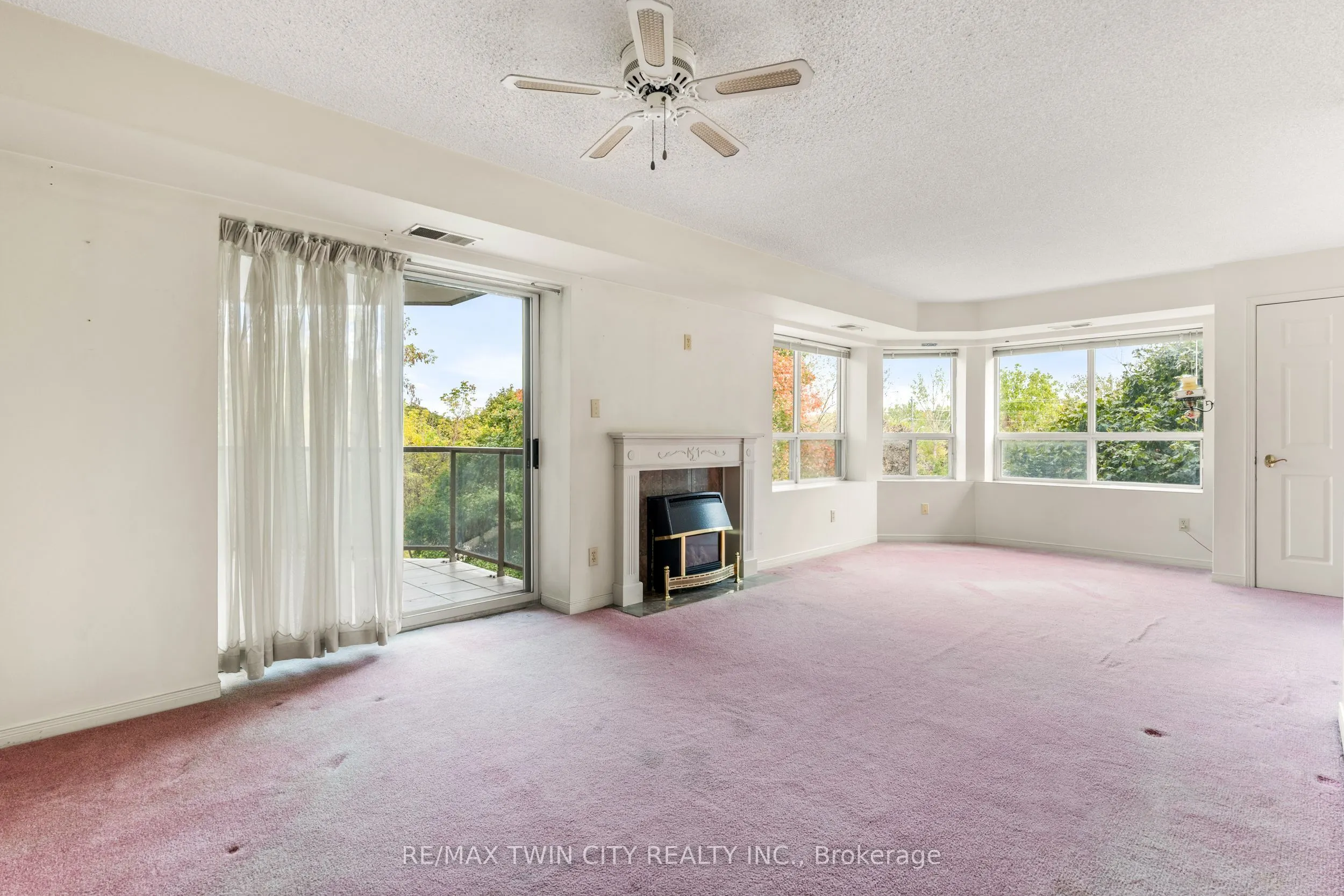 281 Bristol Street, #404