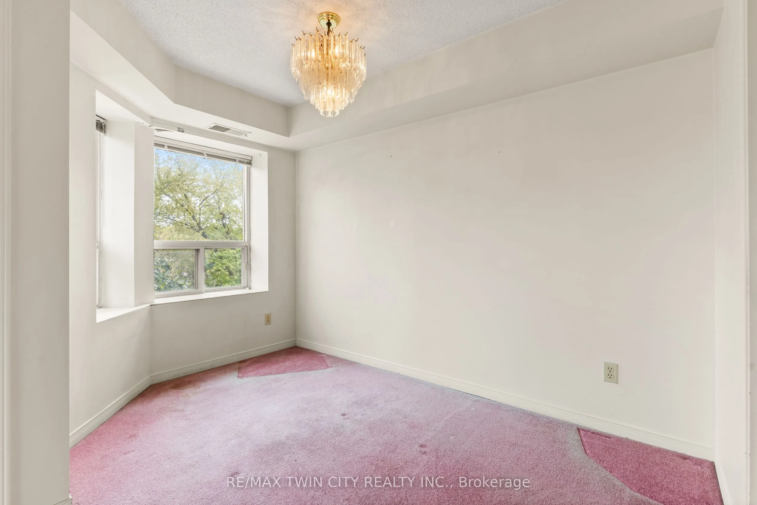 281 Bristol Street, #404