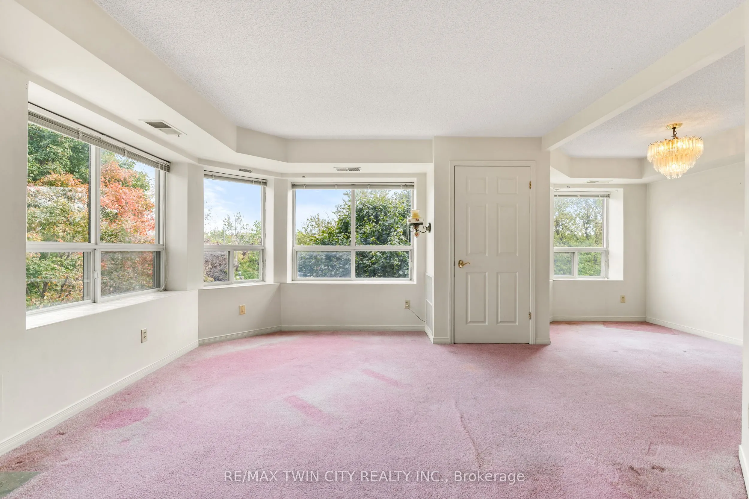 281 Bristol Street, #404