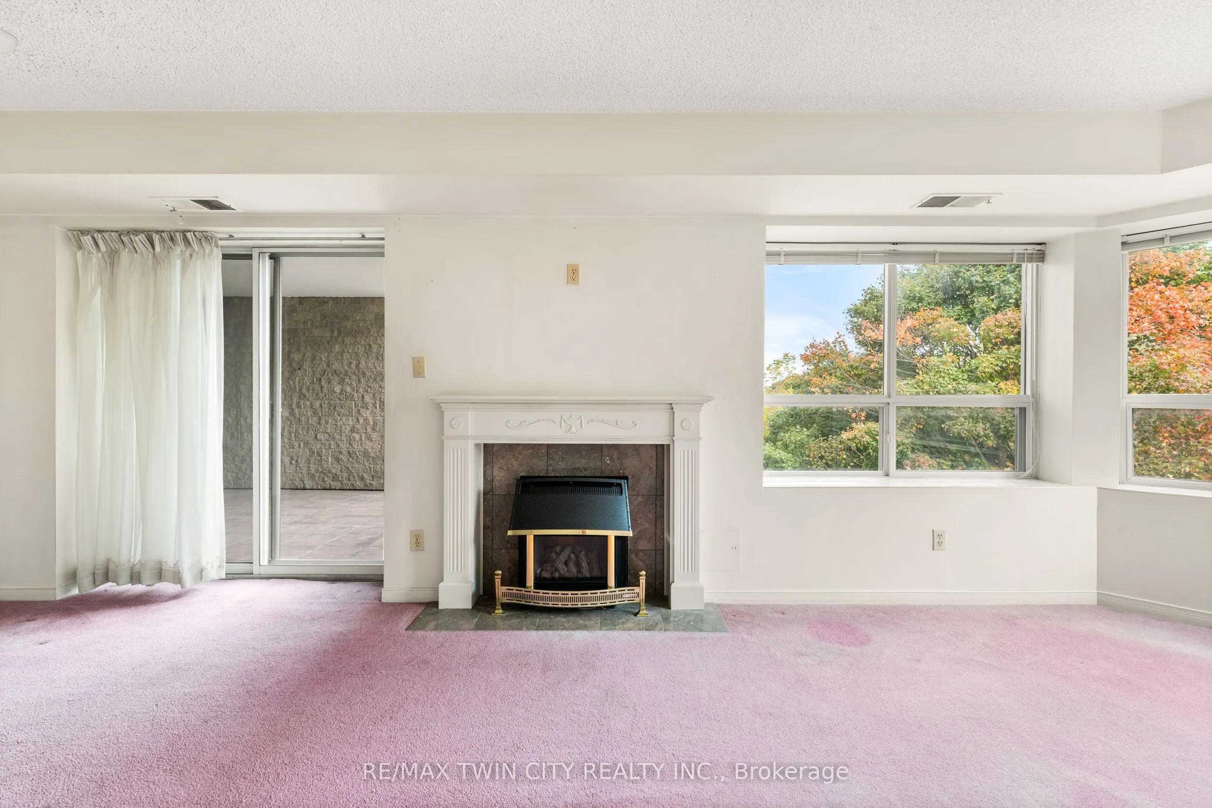 281 Bristol Street, #404
