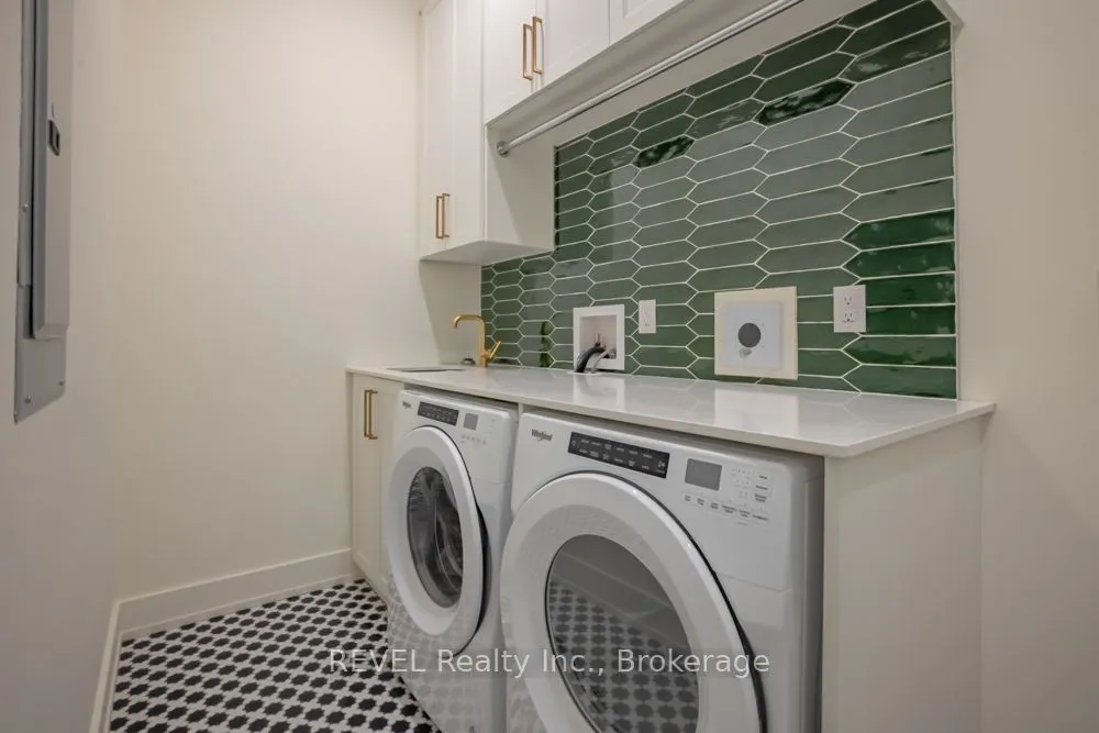 77 Yates Street, #405