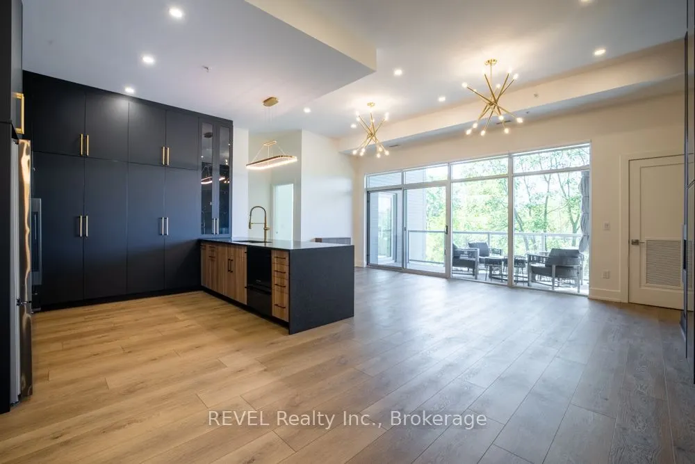 77 Yates Street, #405