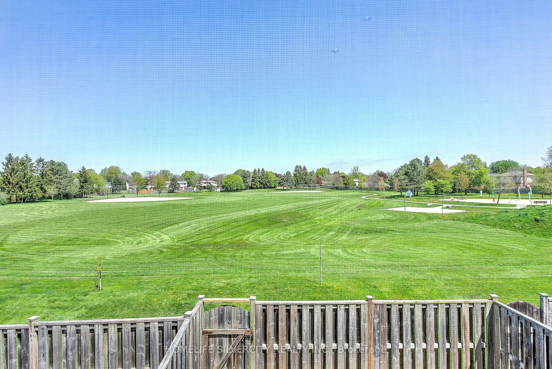 183 Deveron Crescent, #15