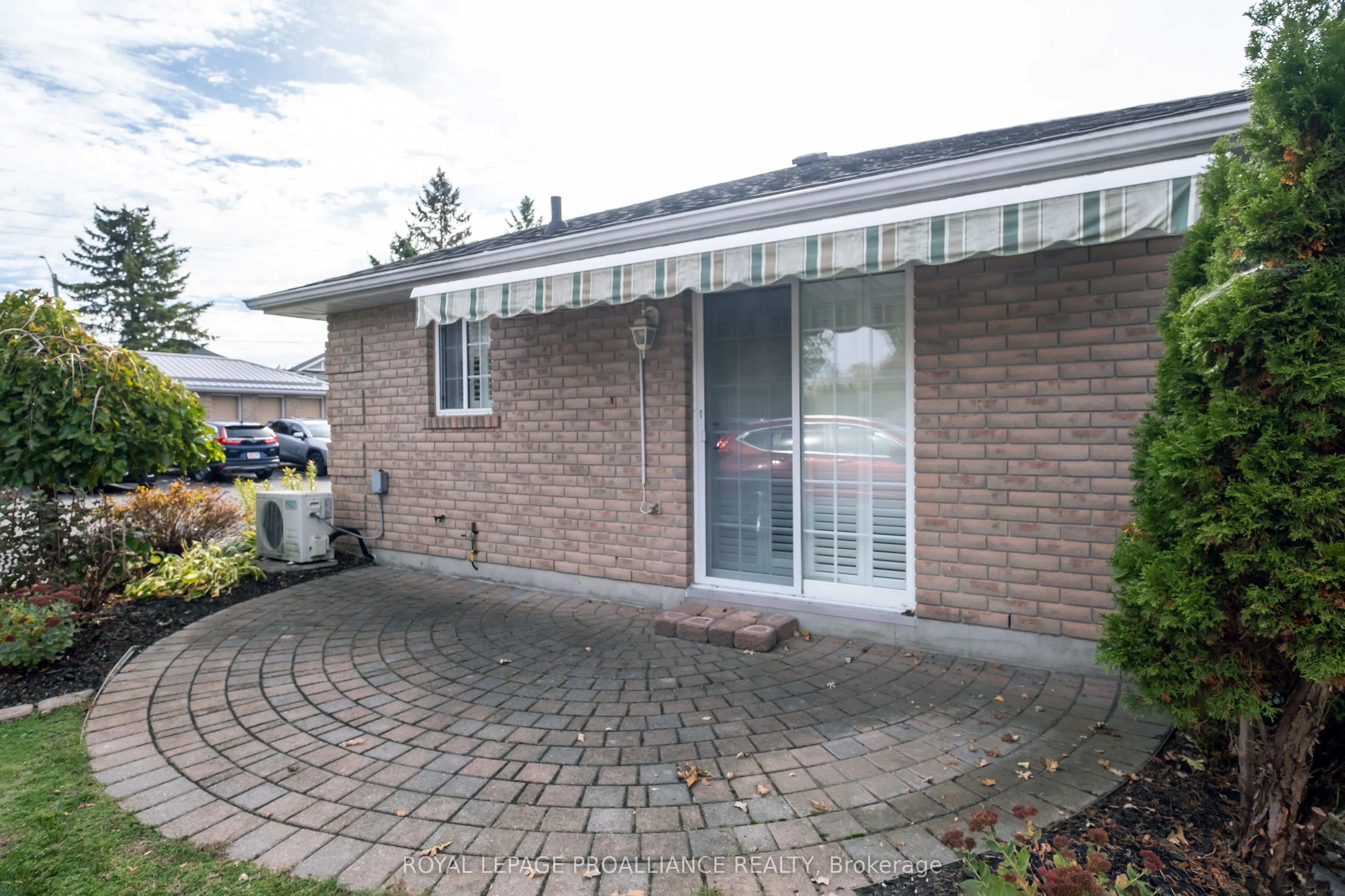 351 Cannifton Road N, #8