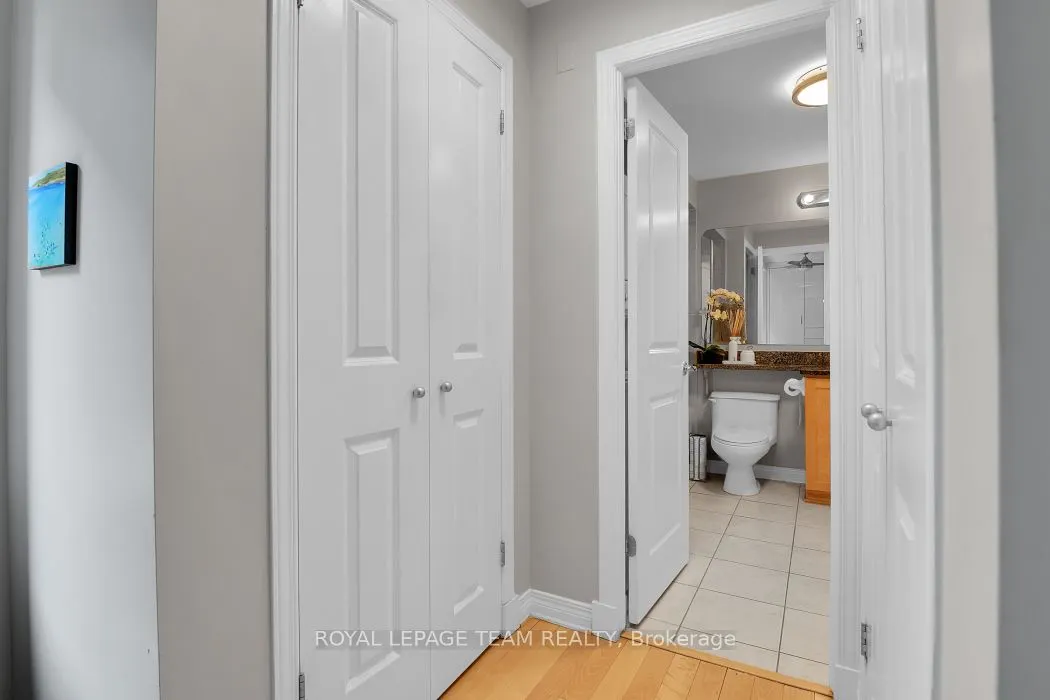 570 Laurier Avenue W, #701