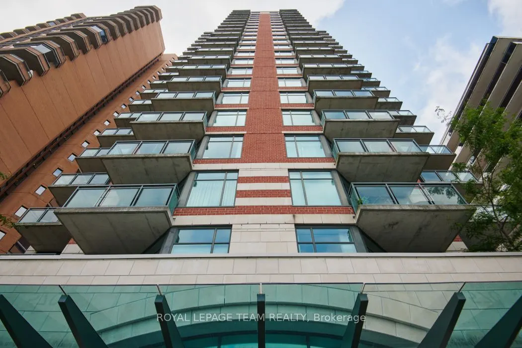 570 Laurier Avenue W, #701