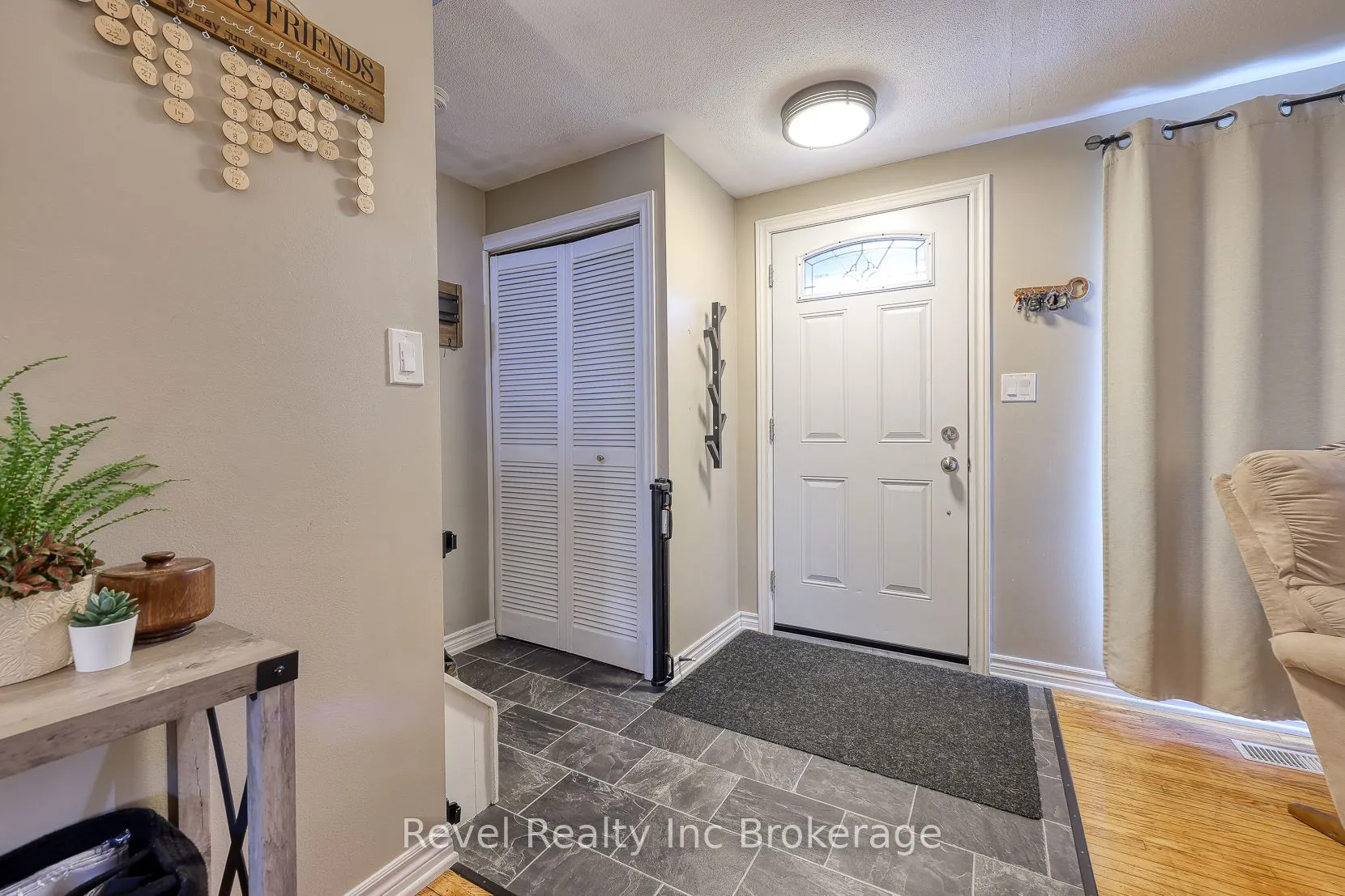 1011B Vanier Avenue