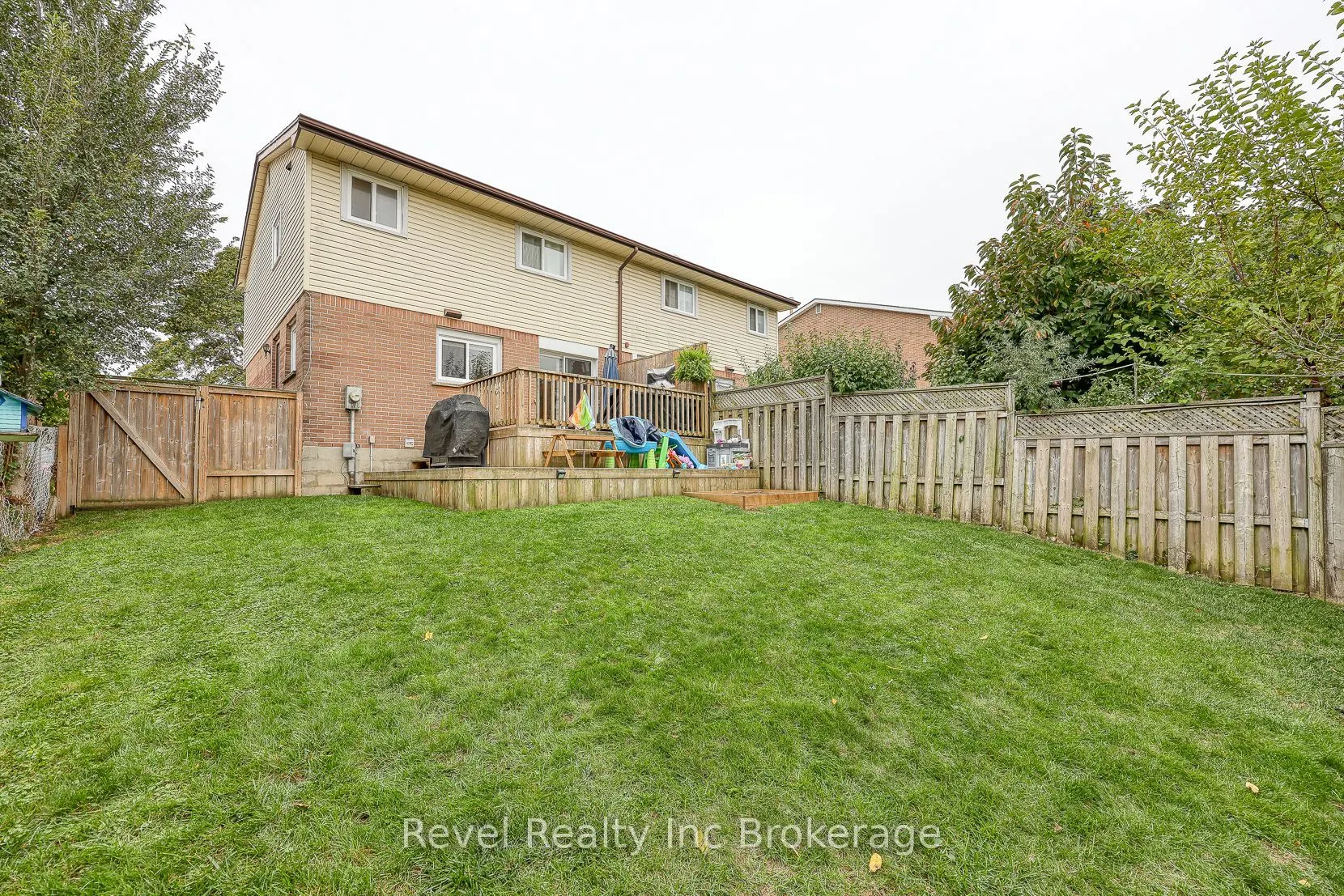 1011B Vanier Avenue