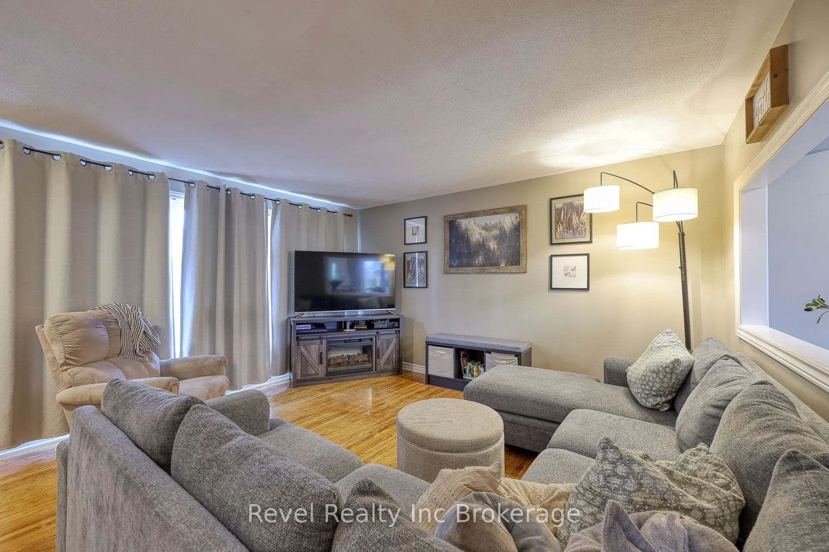 1011B Vanier Avenue