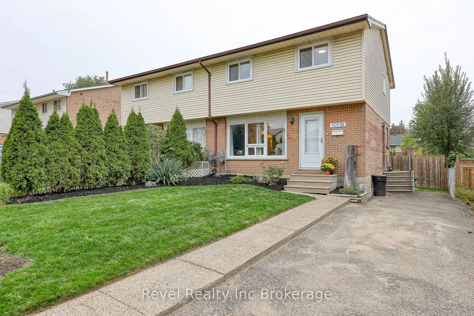 1011B Vanier Avenue