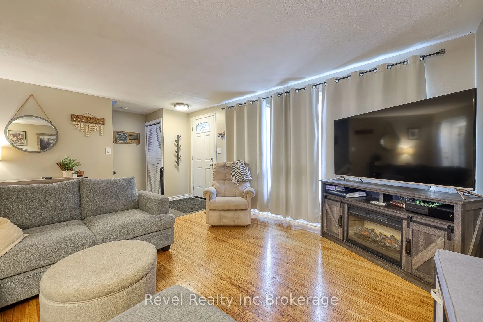 1011B Vanier Avenue