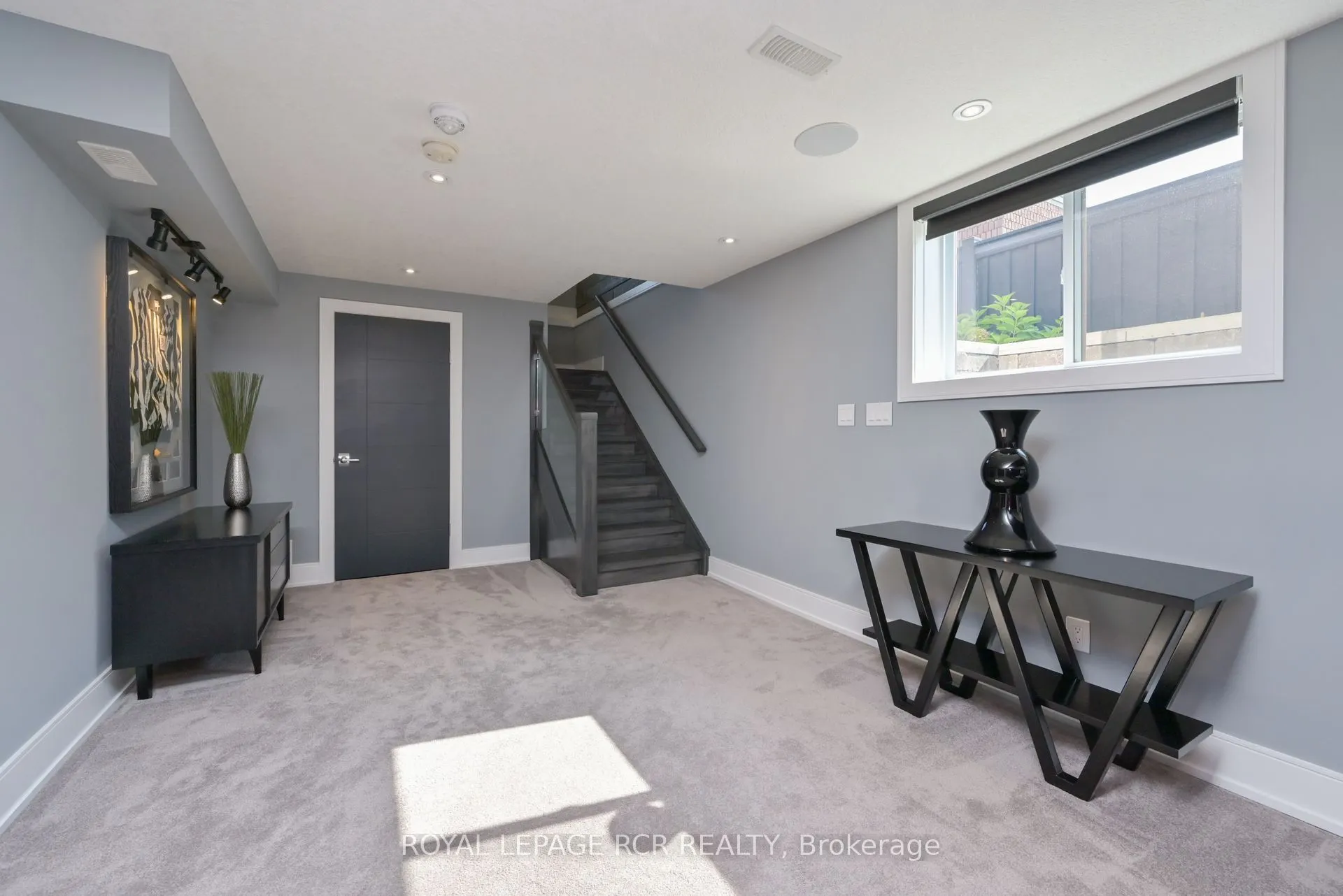 19 Dover Lane