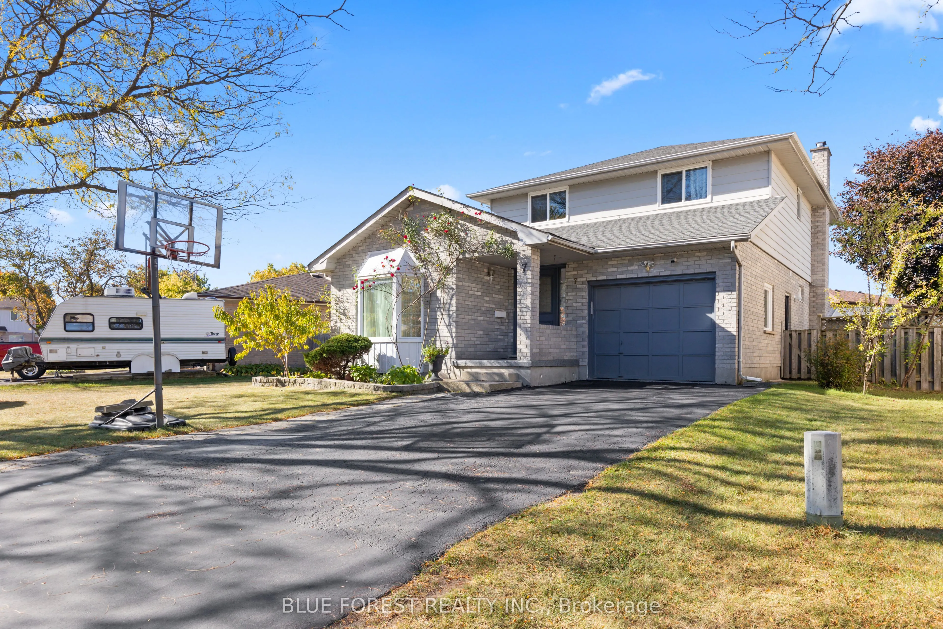 7 Fairchild Crescent