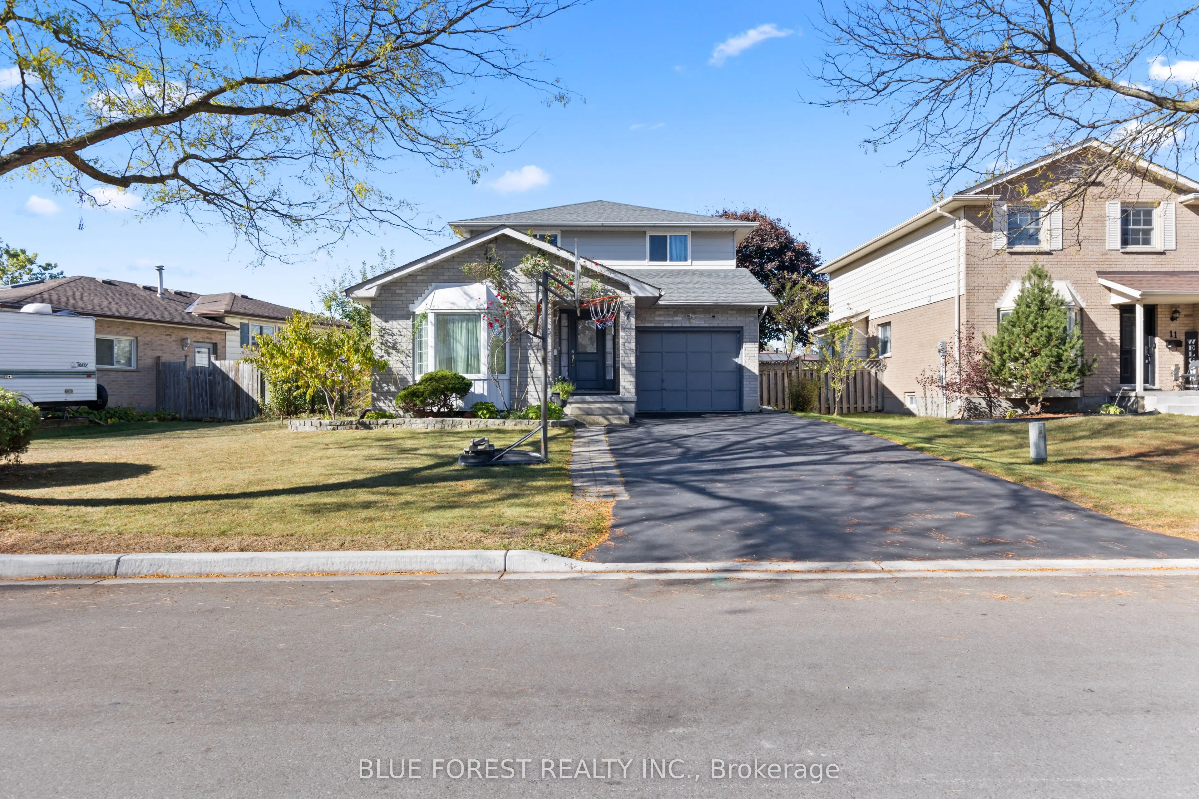 7 Fairchild Crescent